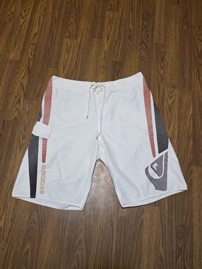 Quiksilver Mens 34 Mesh Lined Swim Trunks Board Shorts White Red Y2K Surf F56